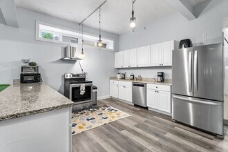 8 Parker St in Everett, MA - Building Photo - Building Photo