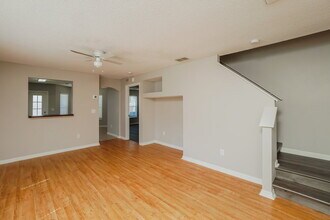 6035 Pointe Pleasant Blvd in Wesley Chapel, FL - Building Photo - Building Photo