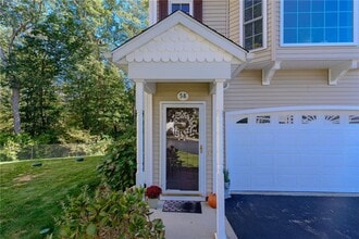 58 Fountain Dr in Westerly, RI - Building Photo - Building Photo