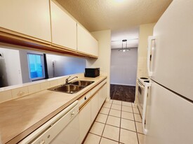 5005-5031 31 Ave NW in Edmonton, AB - Building Photo