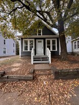 220 W Brown Ave in Bellefontaine, OH - Building Photo