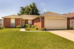 12300 NW 4th St in Yukon, OK - Building Photo