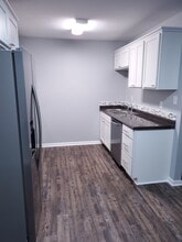 3309 Bridges St, Unit 13 in Morehead City, NC - Building Photo - Building Photo