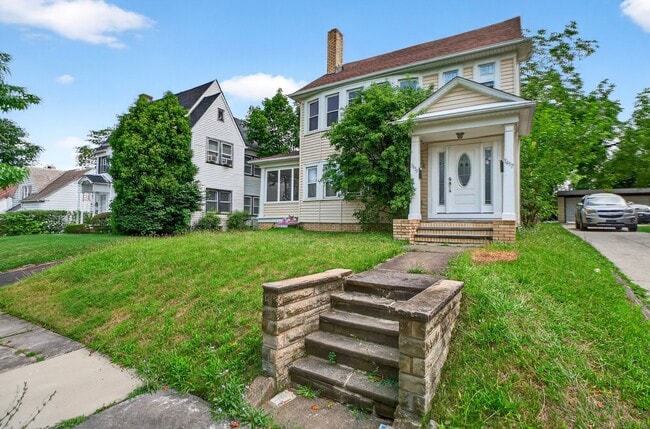 3435 Ashby Rd, Unit 2 in Shaker Heights, OH - Building Photo - Building Photo