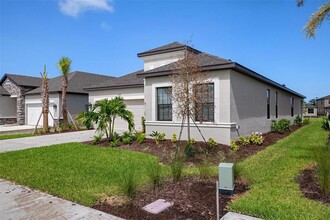 15297 Shady Palms Ln in Nokomis, FL - Building Photo - Building Photo