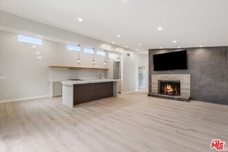 10650 Putney Rd in Los Angeles, CA - Building Photo - Building Photo