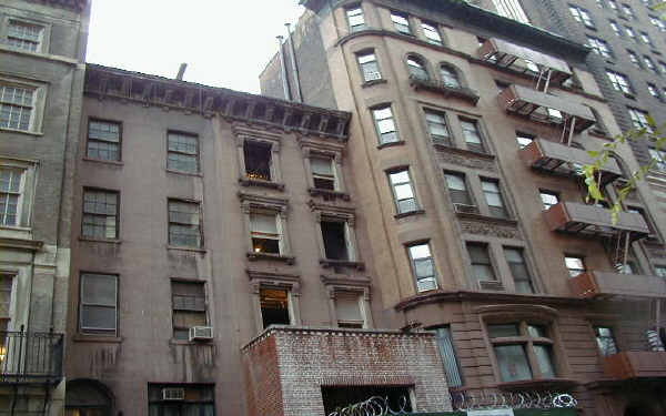 51 E 65th St in New York, NY - Building Photo