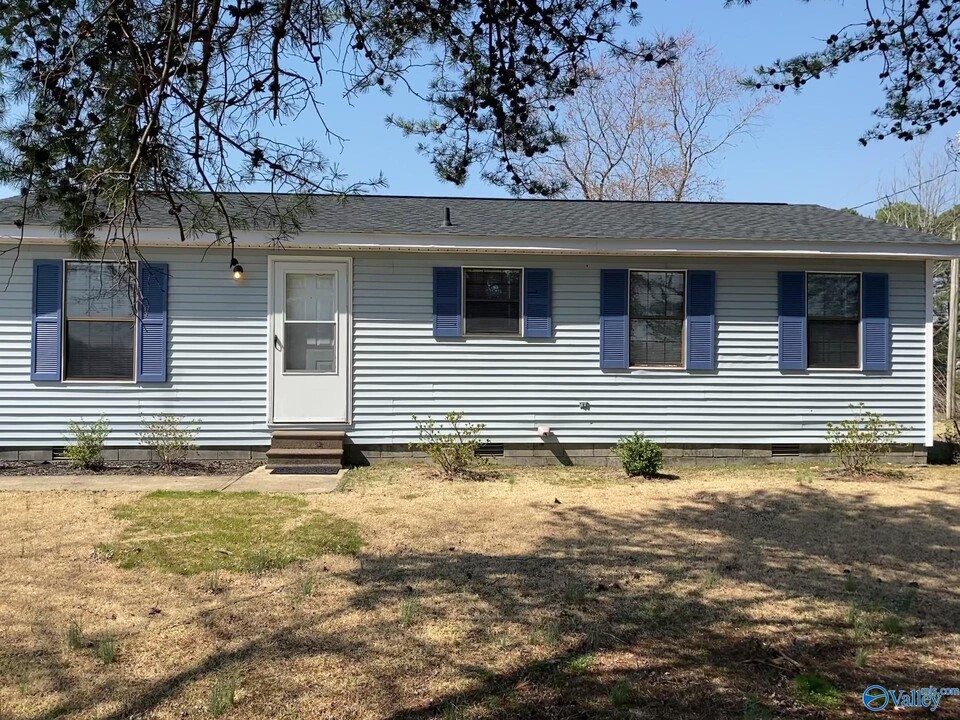 15937 Line Rd in Athens, AL - Building Photo