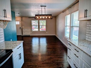 2858 Wyoming St in San Antonio, TX - Building Photo - Building Photo