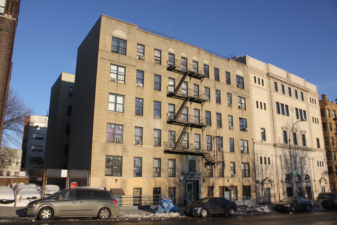 1821 Dr Martin L King Jr Blvd in Bronx, NY - Building Photo