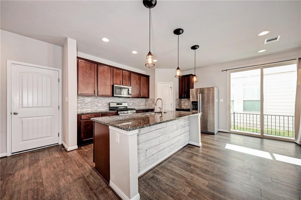 107 Buckthorn Dr in Dripping Springs, TX - Building Photo