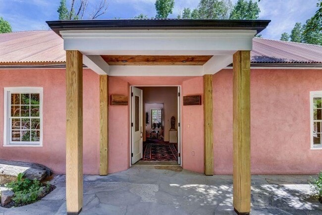 property at 1520 Cerro Gordo Rd