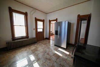 1830-1830.5-18305 Superior Ave in Tomah, WI - Foto de edificio - Building Photo