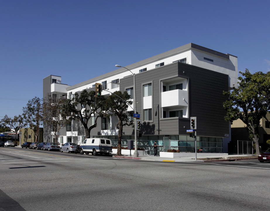 Ocean Breeze Apartments in Santa Monica, CA - Building Photo