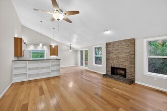 12055 SW Morlock Ct in Beaverton, OR - Building Photo - Building Photo