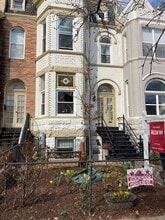 704 12th St NE, Unit B in Washington, DC - Building Photo - Building Photo