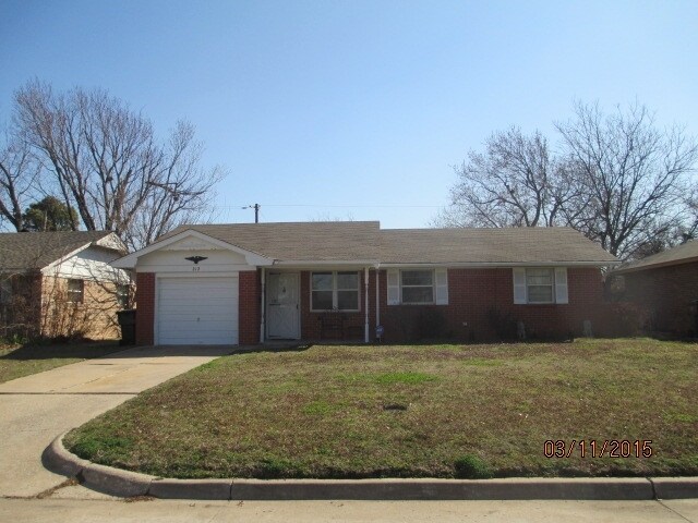 212 S Bell Dr in Midwest City, OK - Building Photo