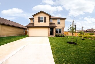 13507 Valley Lk in San Antonio, TX - Building Photo - Building Photo