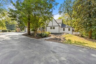 1620 Chevron Way in Atlanta, GA - Building Photo - Building Photo