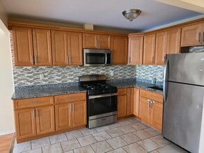 176-4 Jamaica Ave in Queens, NY - Building Photo - Building Photo