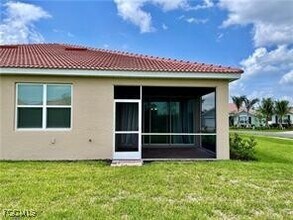 2969 Royal Gardens Ave in Ft. Myers, FL - Building Photo - Building Photo