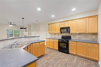 3300 Suttles Dr SW in Atlanta, GA - Building Photo - Building Photo