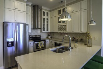 The Commons Apartments Orlando Fl For Rent Victoria Park Apartments1 To 4 Bedroom 1201 1806 Building Photo