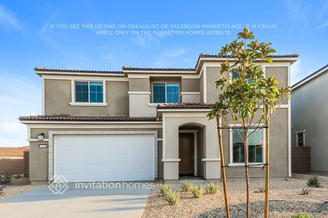 25213 Mountain Violet Wy in Menifee, CA - Foto de edificio