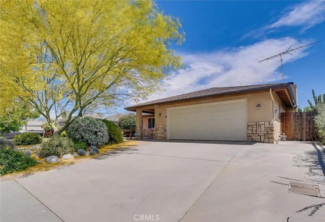 45943 Bentley St in Hemet, CA - Foto de edificio - Building Photo