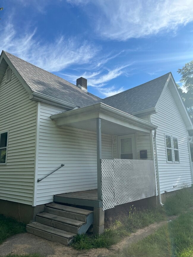 property at 1278 S Illinois St