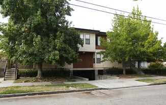 914 E Elk Ave Apartments