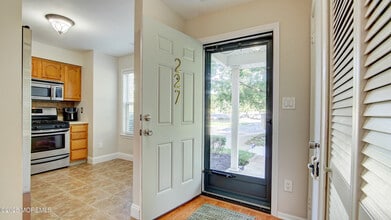 227 Paddington Ct in Englishtown, NJ - Building Photo - Building Photo