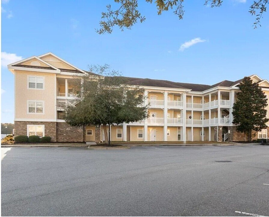 110 S Shore Blvd in Longs, SC - Foto de edificio
