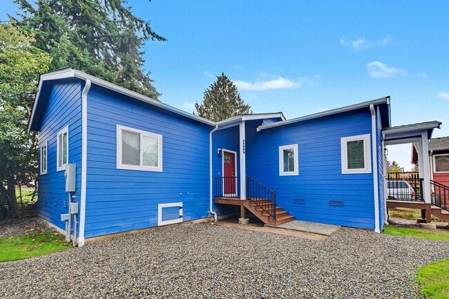 8440 12th Ave SW in Seattle, WA - Building Photo - Building Photo