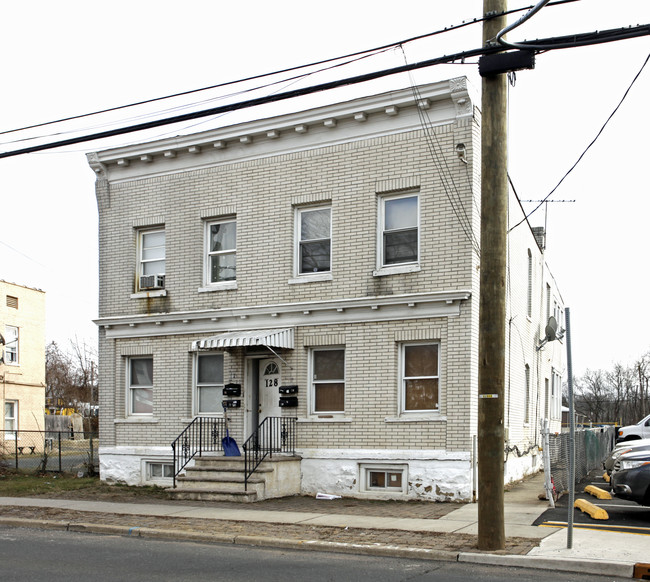 126-128 Talmadge Ave in Bound Brook, NJ - Foto de edificio - Building Photo
