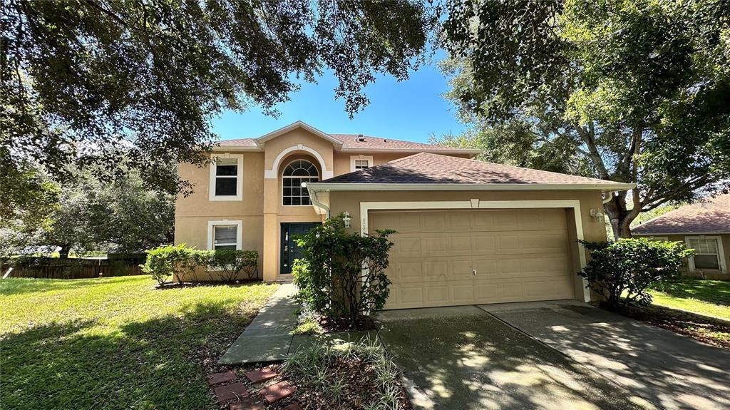 1126 Chateau Cir in Minneola, FL - Building Photo