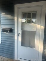 115 Roosevelt Dr in Derby, CT - Building Photo