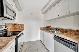 311 3rd Way in West Palm Beach, FL - Building Photo - Building Photo