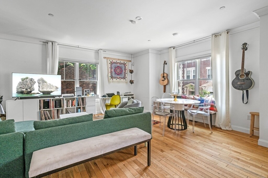 81 Westminster Ave in Boston, MA - Building Photo