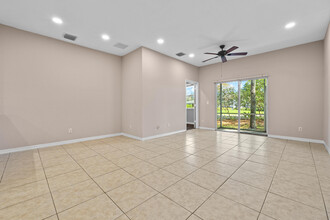 3105 Grandiflora Dr in Greenacres, FL - Building Photo - Building Photo