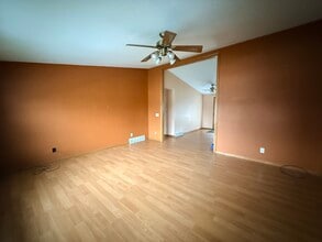 303 W Pieronnet St in Amboy, IL - Building Photo - Building Photo