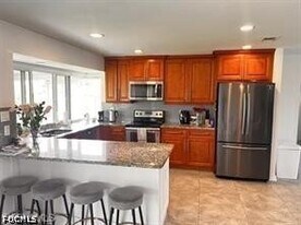 607 SE 34th Terrace in Cape Coral, FL - Building Photo