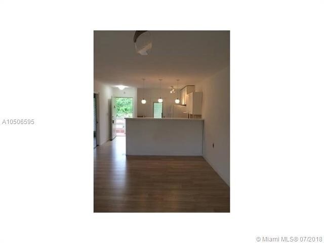 1600 NE 114th St-Unit -201 in Miami, FL - Building Photo - Building Photo