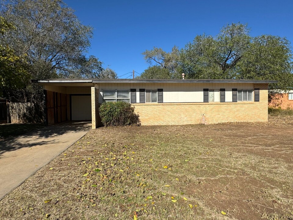 4306 61st St in Lubbock, TX - Building Photo