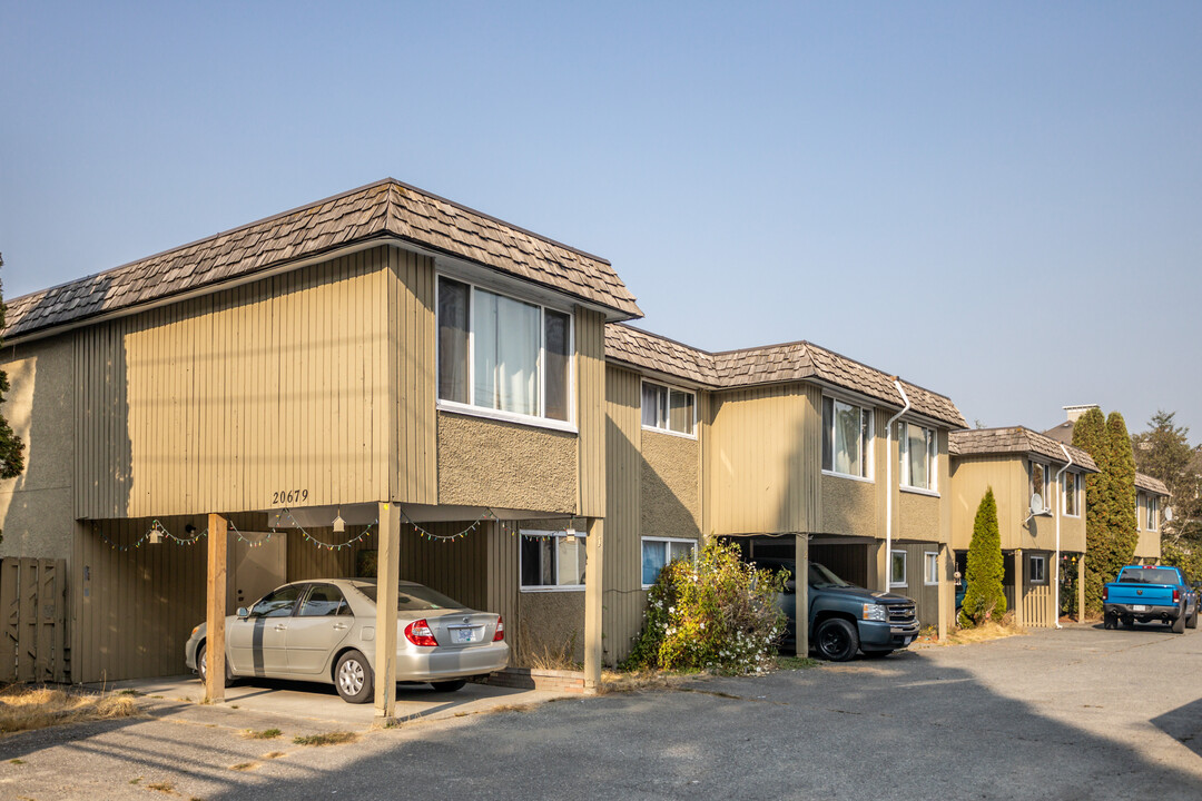 20679 Eastleigh Cres in Langley, BC - Building Photo