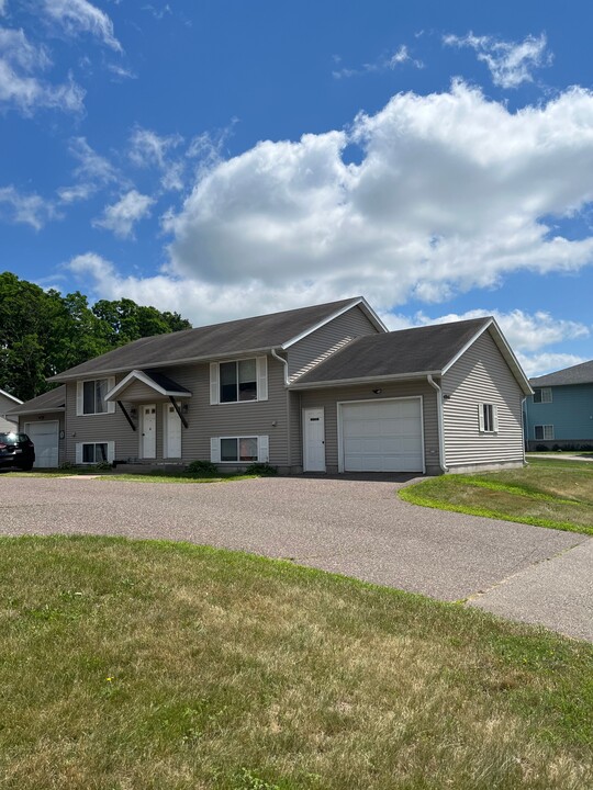 4947 Coventry Ct, Unit 4947 Coventry Court in Eau Claire, WI - Building Photo