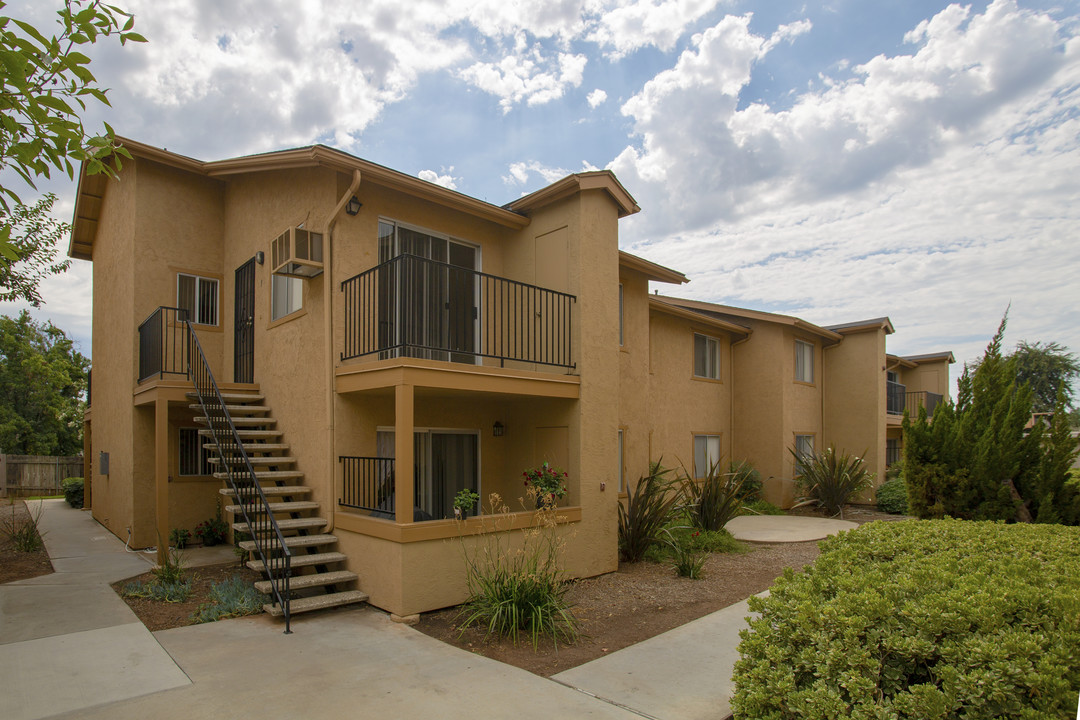 Easter Manor Apartments in El Cajon, CA - Foto de edificio