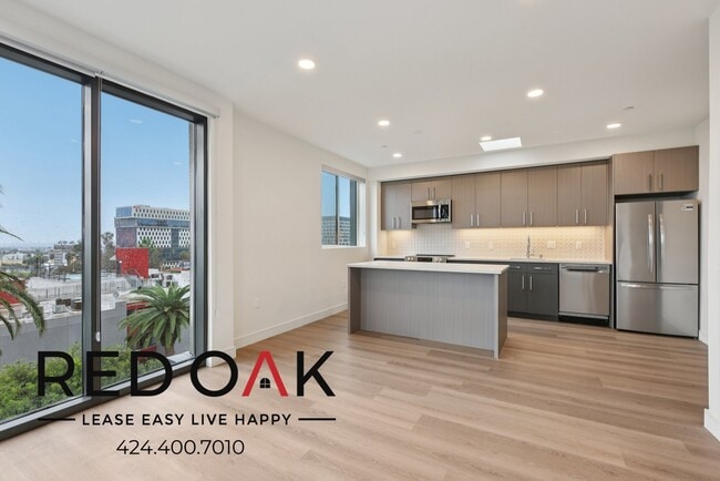 5717 Carlton Way in Los Angeles, CA - Foto de edificio - Building Photo