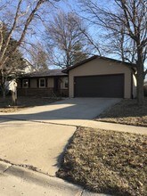 2906 S Myra Ridge Dr in Urbana, IL - Building Photo - Building Photo