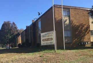 Macon Crossing in Memphis, TN - Foto de edificio - Building Photo